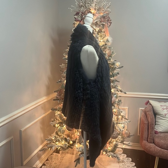 Saks Fifth Avenue Fur Vest - Picture 3 of 5